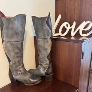 Freebird Calgary gray leather tall Boots 11
